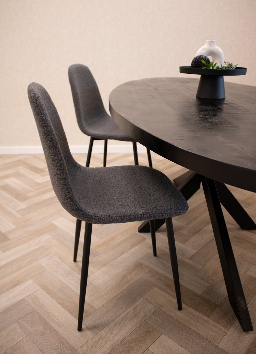 Chaise de salle à manger en bouclé gris foncé au design moderne | MEES - Designix