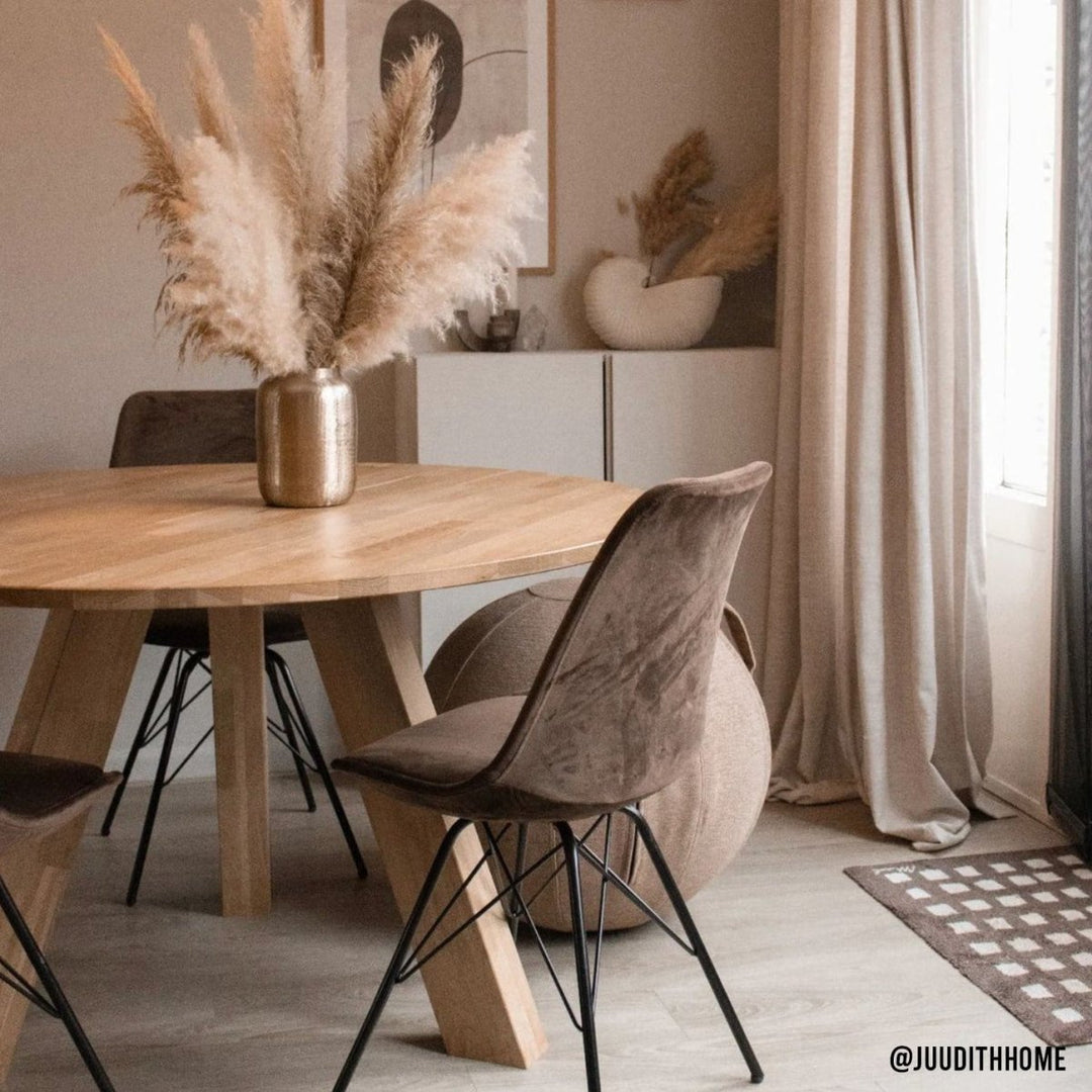 Chaise En Velours Bleu Profond Et Design Moderne | LORA - Designix