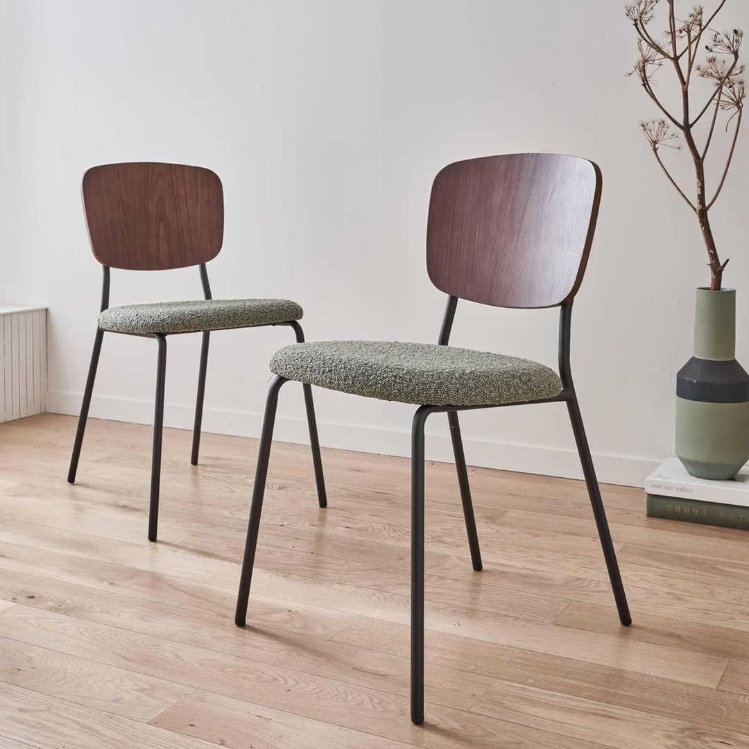 Alice'S Home - Lot De 2 Chaises Assise Bouclette Texturée Verte. Dossier Bois De Peuplier Courbé. Pieds En Métal Noir Mat | Designix - Amazon    - https://designix.fr/