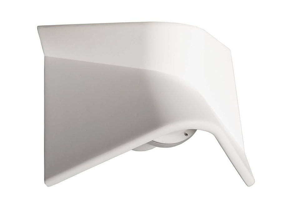 Même applique murale blanche éteinte, détail de la surface pliée en plâtre.