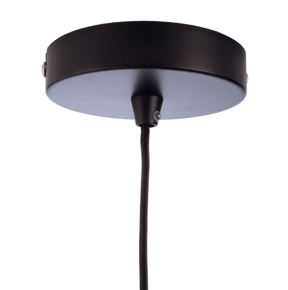Détail de la rosace de fixation ronde noire et du câble d'alimentation.