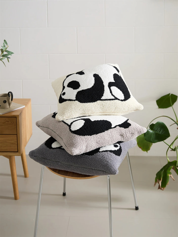 Taie d'oreiller tricotée en forme de panda mignon | Designix - Taies d'oreiller    - https://designix.fr/