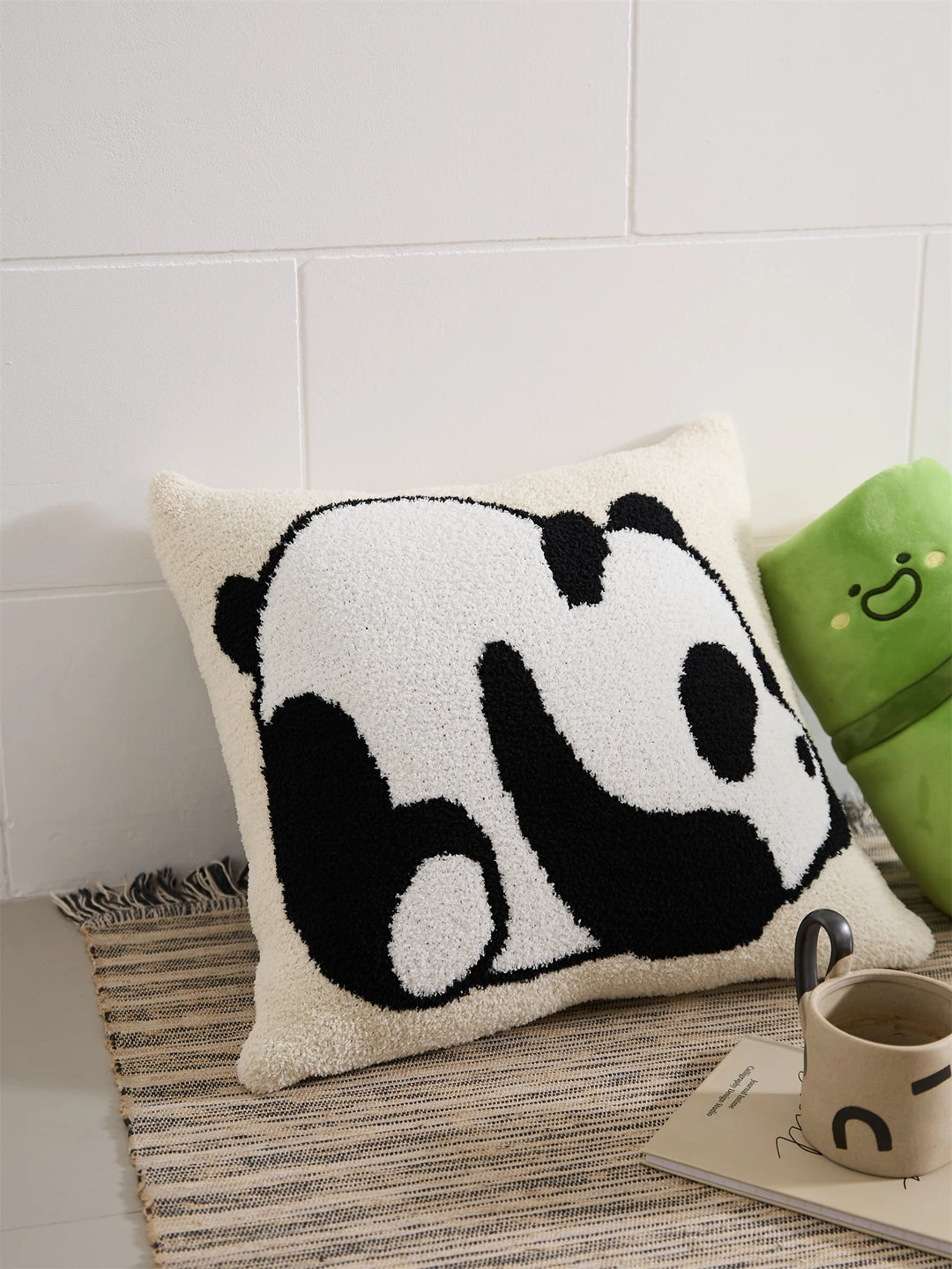 Taie d'oreiller tricotée en forme de panda mignon | Designix - Taies d'oreiller Beige 45x45cm  - https://designix.fr/