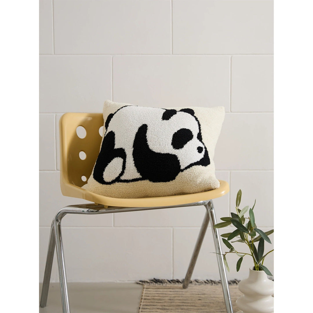 Taie d'oreiller tricotée en forme de panda mignon | Designix - Taies d'oreiller    - https://designix.fr/