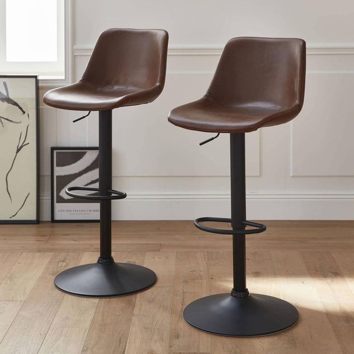 Alice'S Home - Lot De 2 Tabourets De Bar Réglables - Noah - Simili Cuir Marron - Hauteur Réglable 60.5/81.5Cm. Repose-Pieds | Designix - Amazon    - https://designix.fr/