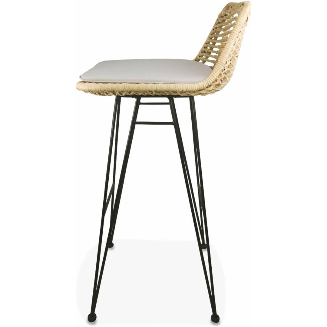 Alice'S Home - Deux Tabourets De Bar En Rotin Naturel Et Métal. Coussins Beige 75Cm- Cahya | Designix - Amazon    - https://designix.fr/