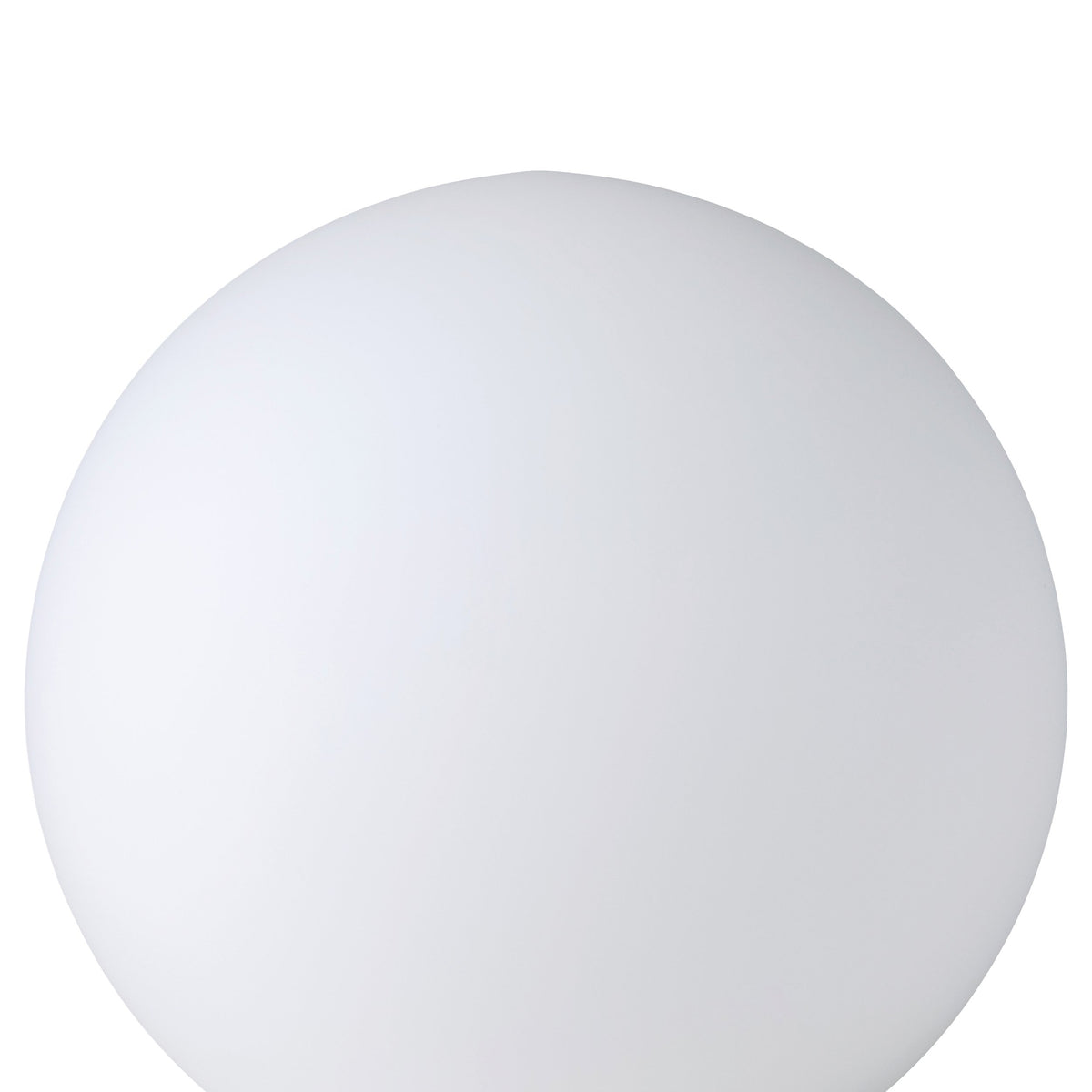 Gros plan sur la sphère de verre blanc dépoli, détail de la surface lumineuse