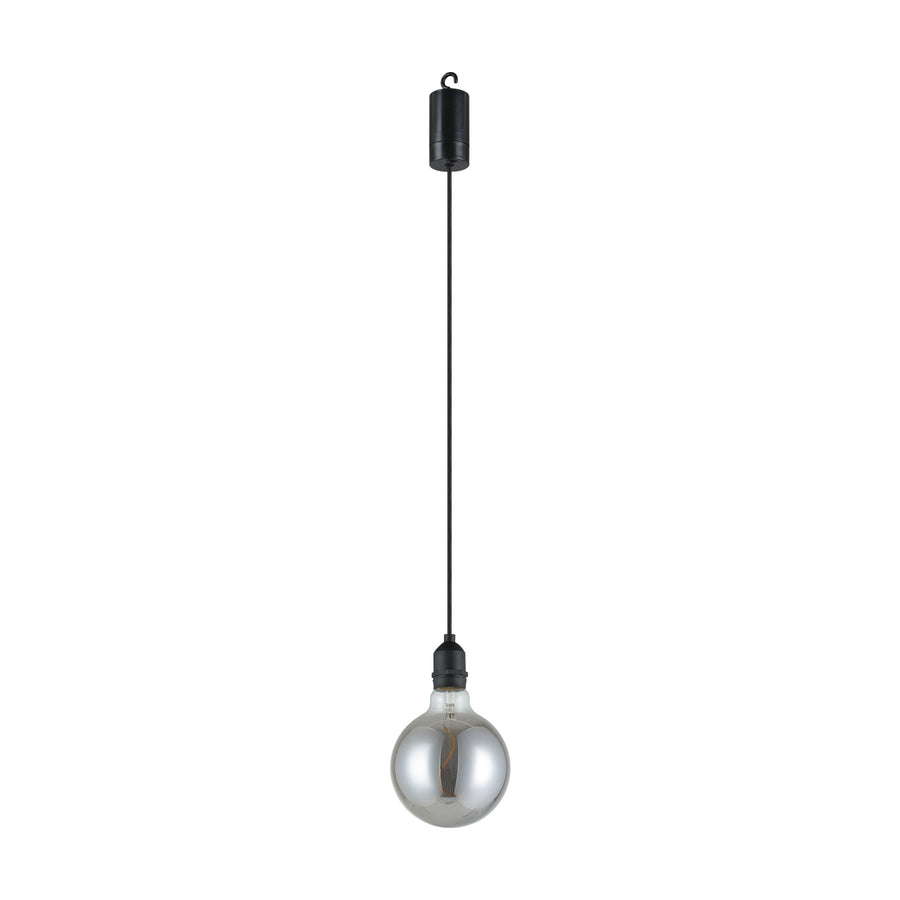 Suspension complète sur fond blanc, câble tendu, crochet supérieur et ampoule ronde.