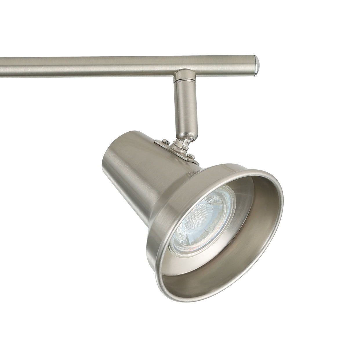 Gros plan sur une tête de spot orientable et son ampoule LED réflecteur