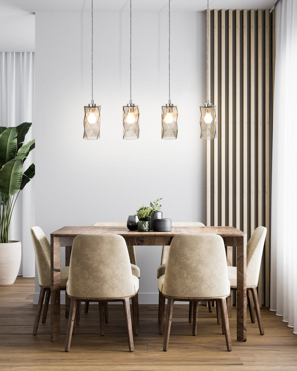 Mise en ambiance au-dessus d'une table à manger en bois, abat-jours en verre allumés