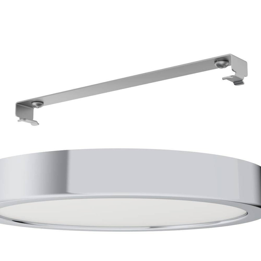 Détail du support métallique de fixation et de la couronne chromée du luminaire