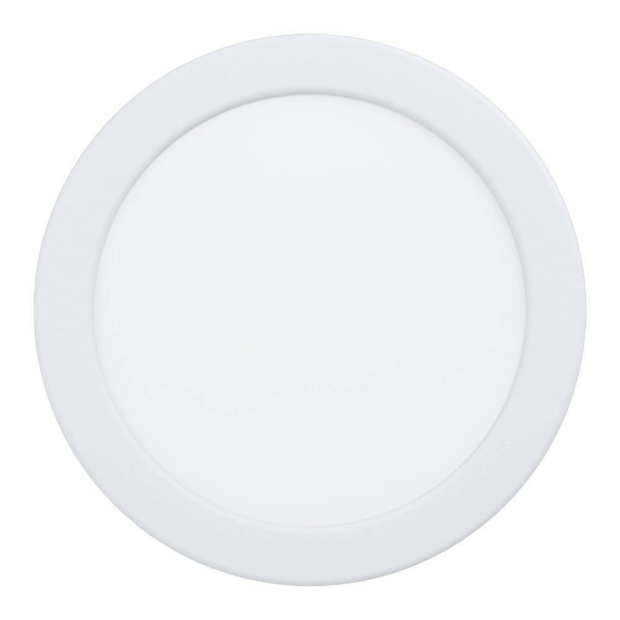 Vue de face d’un spot encastrable rond et blanc au cerclage fin