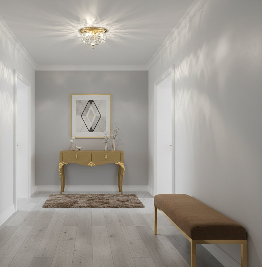 Mise en ambiance dans une entrée grise, halo lumineux projeté au plafond