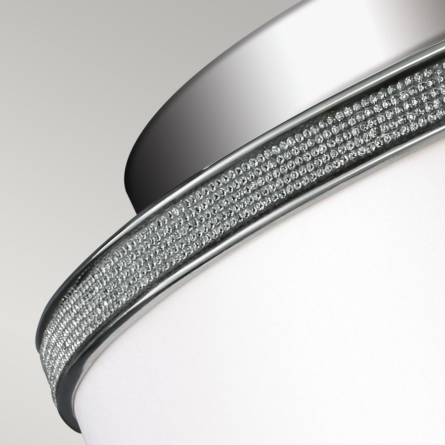 Détail rapproché de la bague supérieure en nickel et de sa texture granuleuse