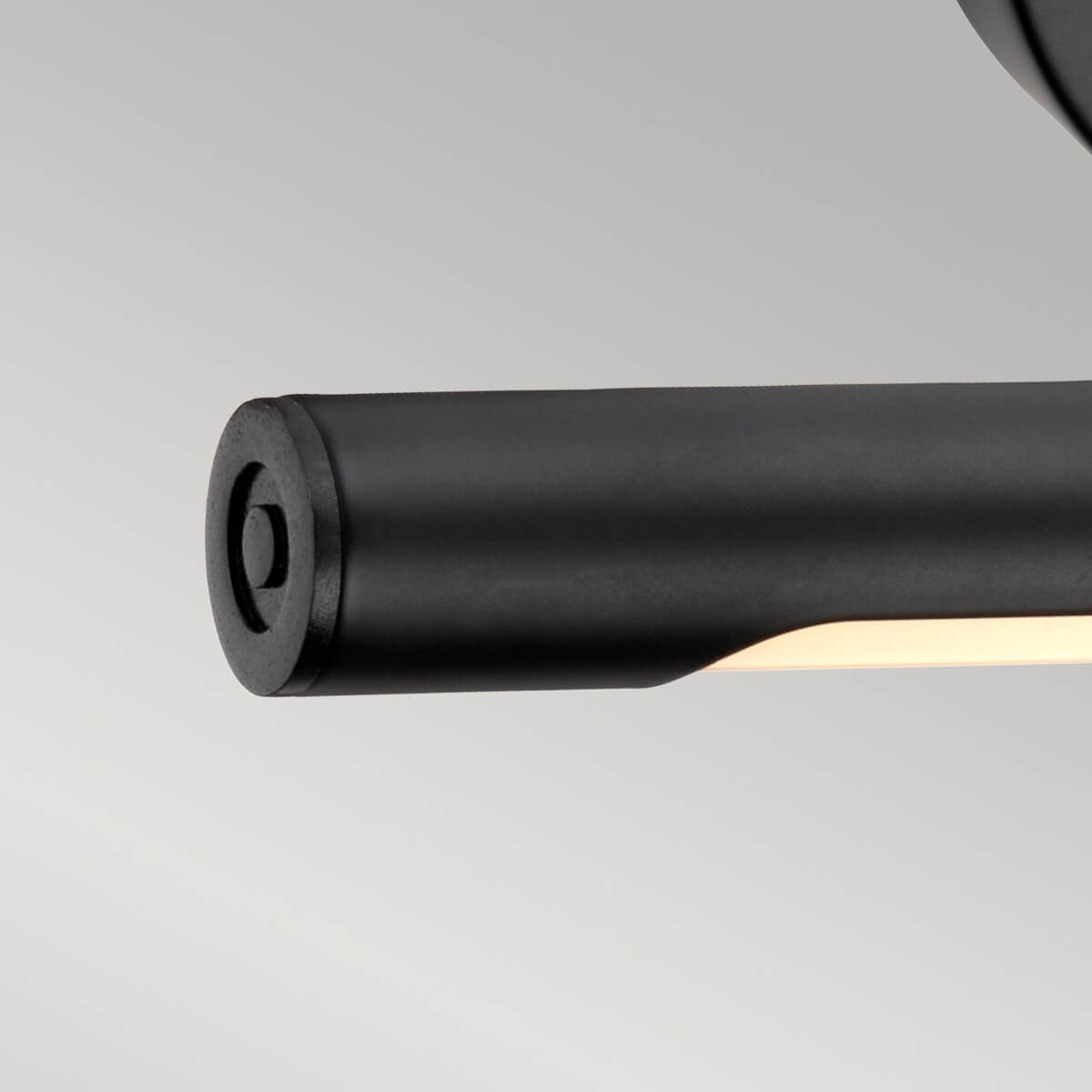 Détail de l'extrémité du tube noir et de la source LED diffusante