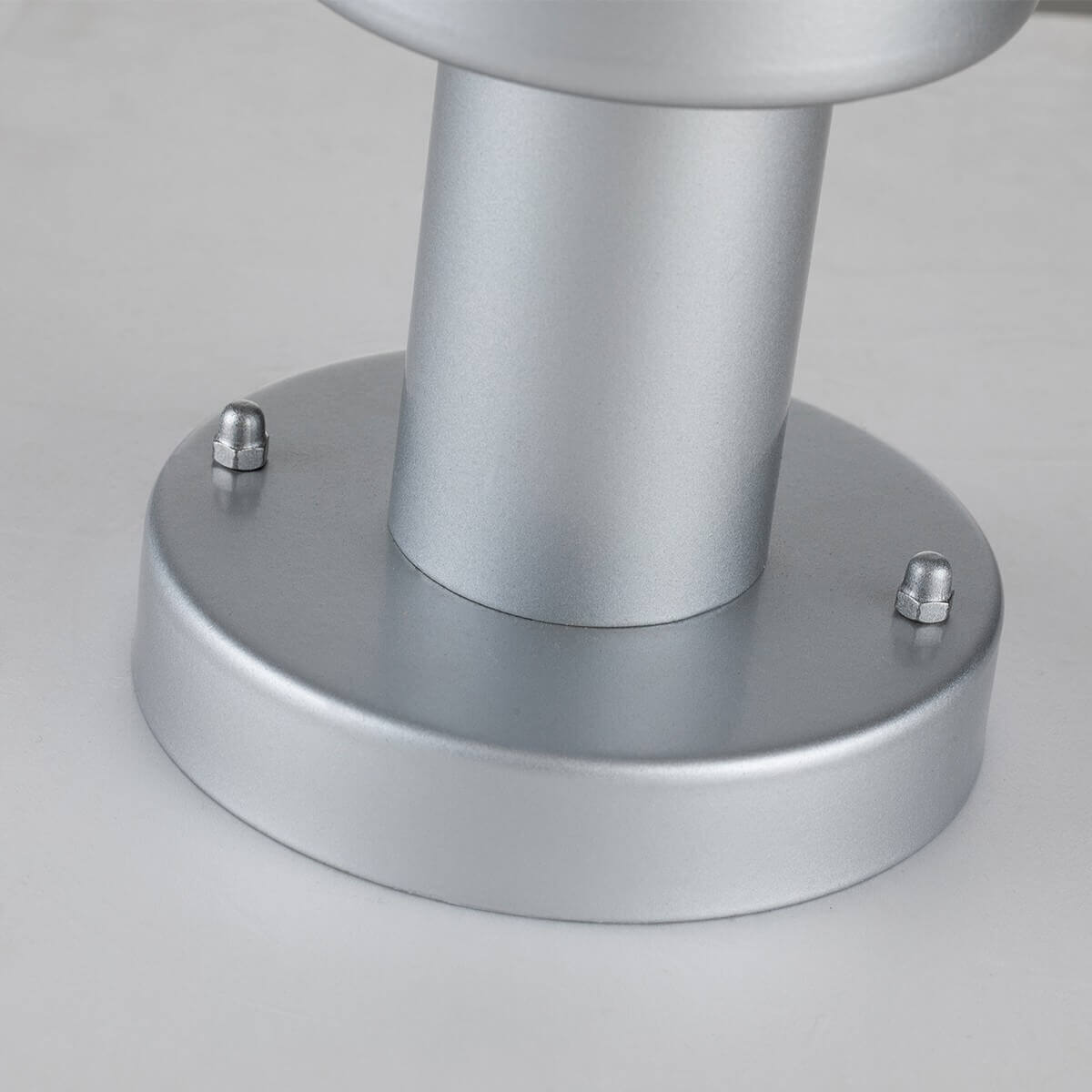 Lampadaire extérieur argenté, H 31,8 cm