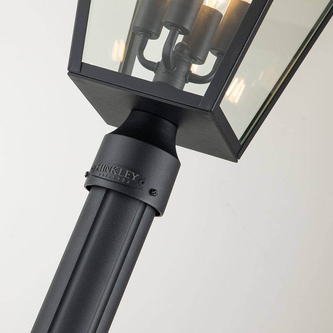 Lampadaire extérieur Alford Place 4 lumières noir et transparent, verre