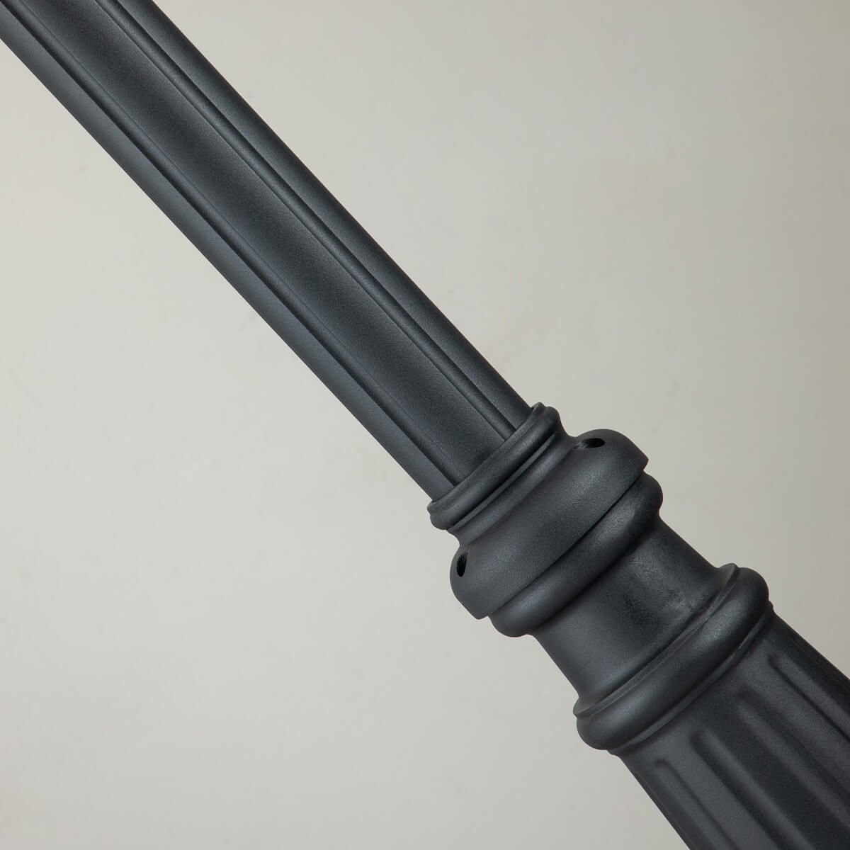 Lampadaire extérieur Alford Place 4 lumières noir et transparent, verre