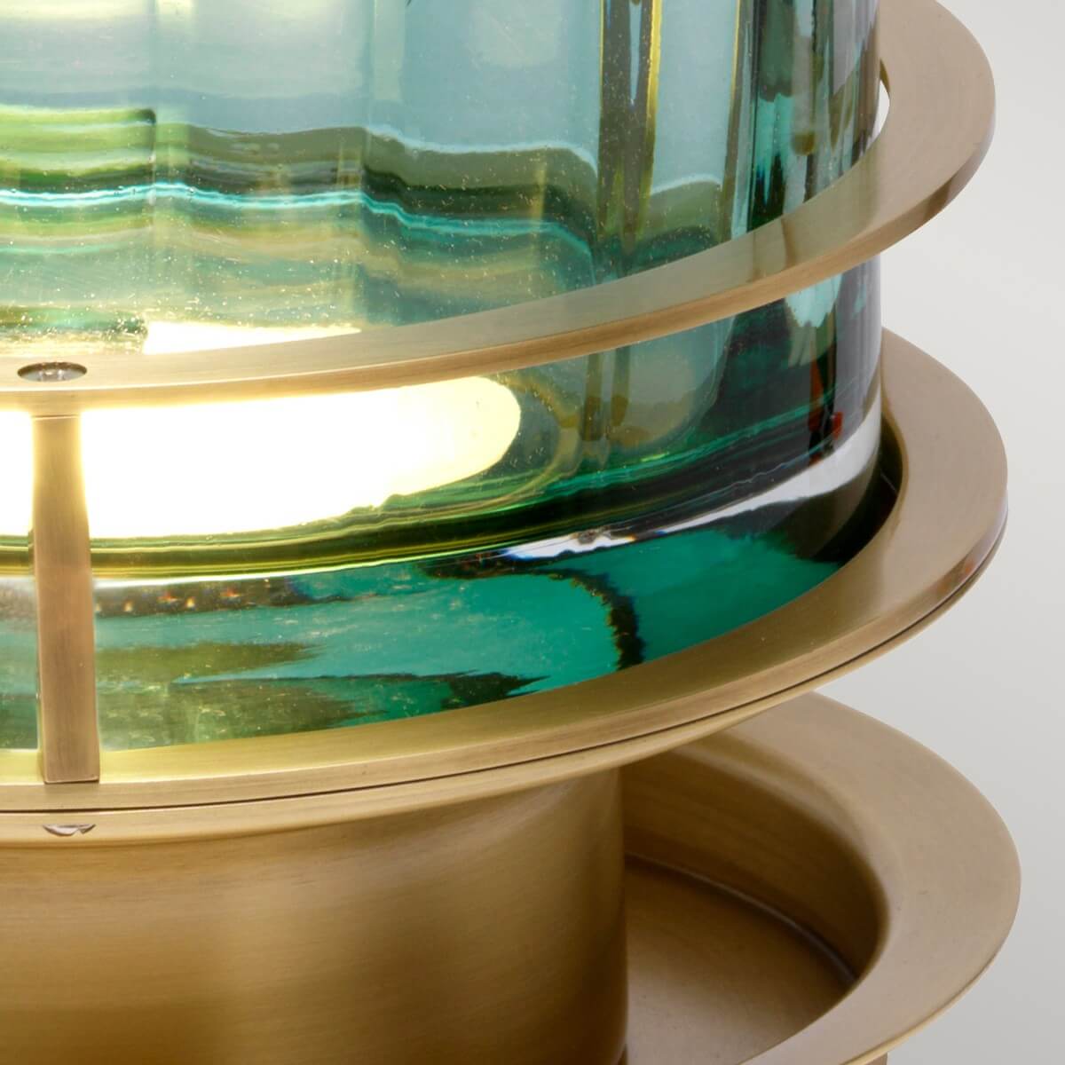 Lampe à poser Arno laiton vieilli et verte, verre