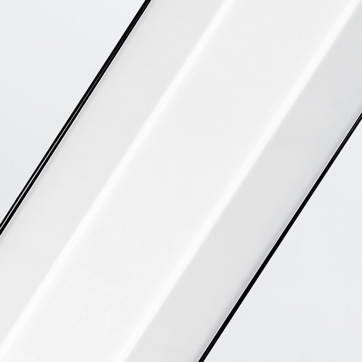 Détail de la finition noire mate et du verre blanc translucide