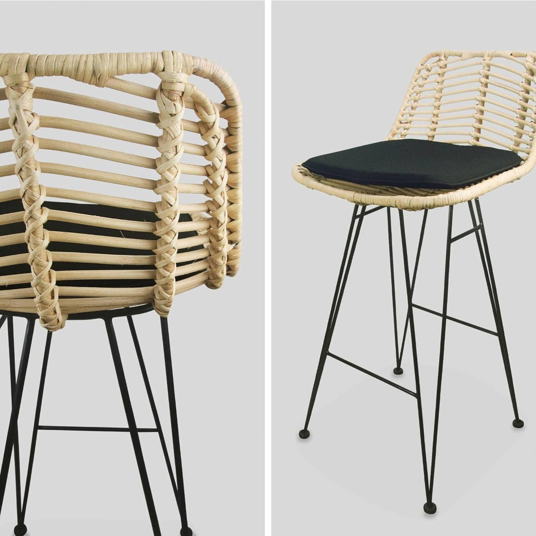 Alice'S Home - Deux Tabourets De Bar En Rotin Naturel Et Métal. Coussins Noirs - Cahya | Designix - Amazon    - https://designix.fr/