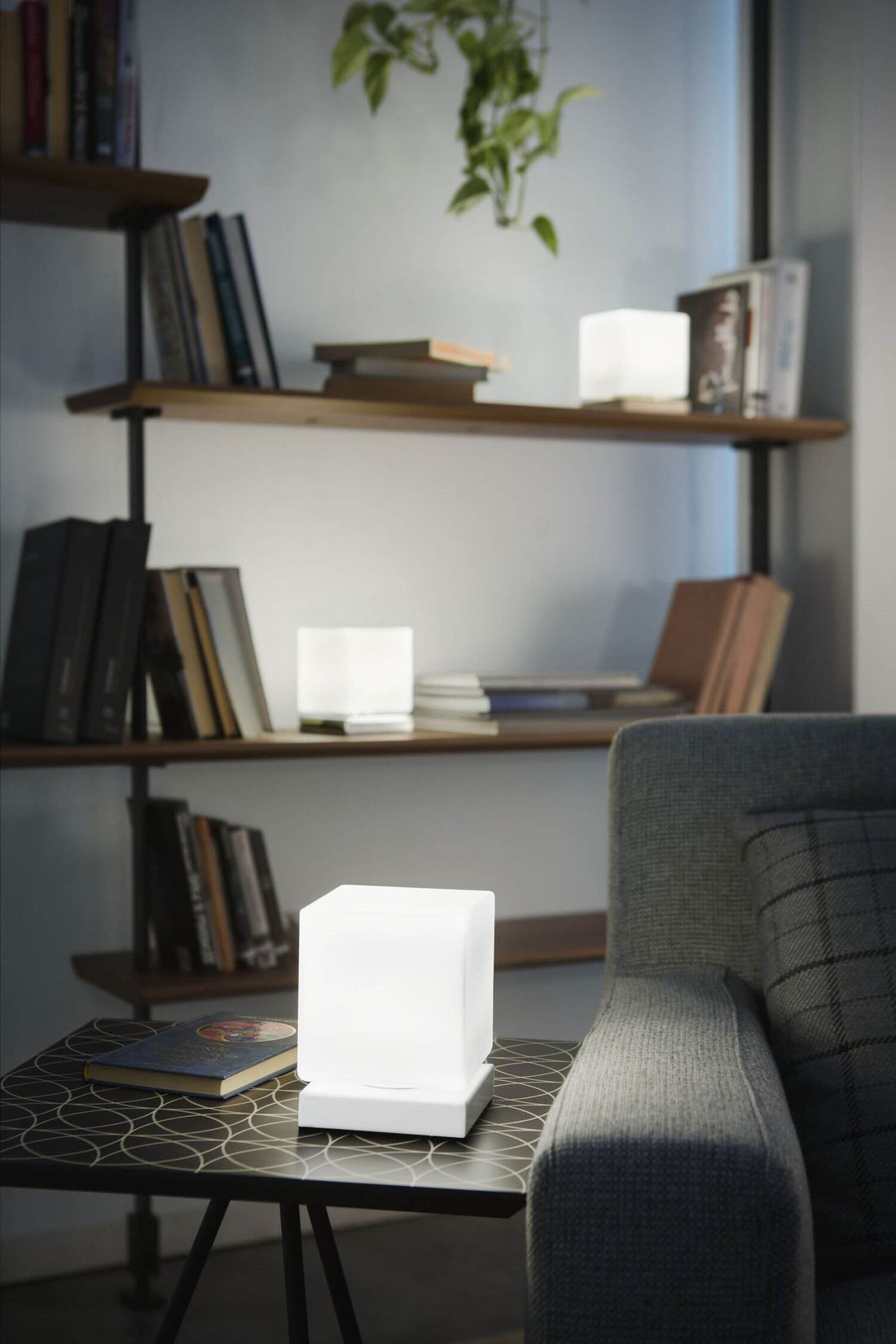 Lampe à poser Brenta blanche