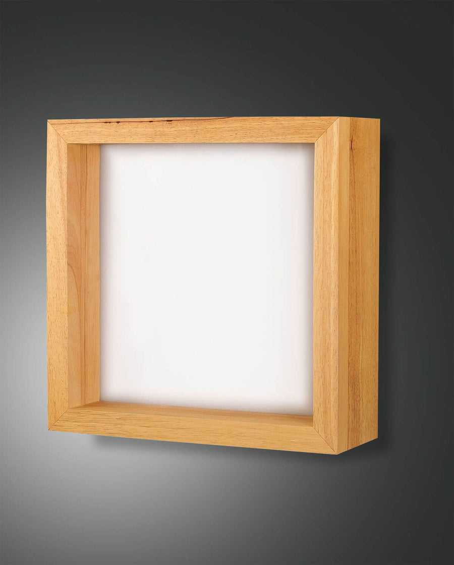Applique murale carrée en bois clair avec diffuseur blanc, vue de face