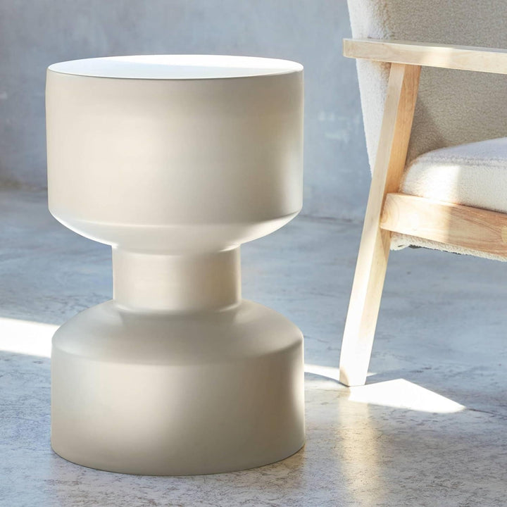 Alice'S Home - Table D'Appoint. Bout De Canapé. Table De Chevet En Métal. Crème. Aya. Ø30 X H 47Cm | Designix - Amazon    - https://designix.fr/