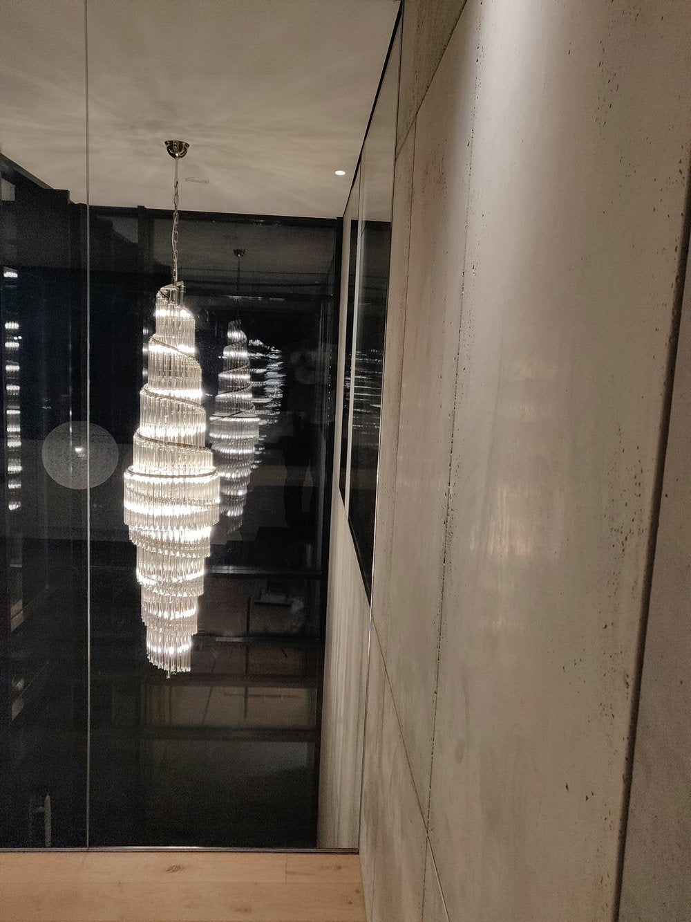 Suspension spirale en cristal