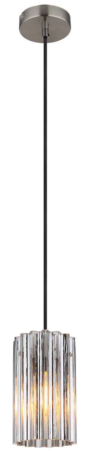 Vue entière du luminaire suspendu, cordon noir et diffuseur cylindrique en verre cannelé