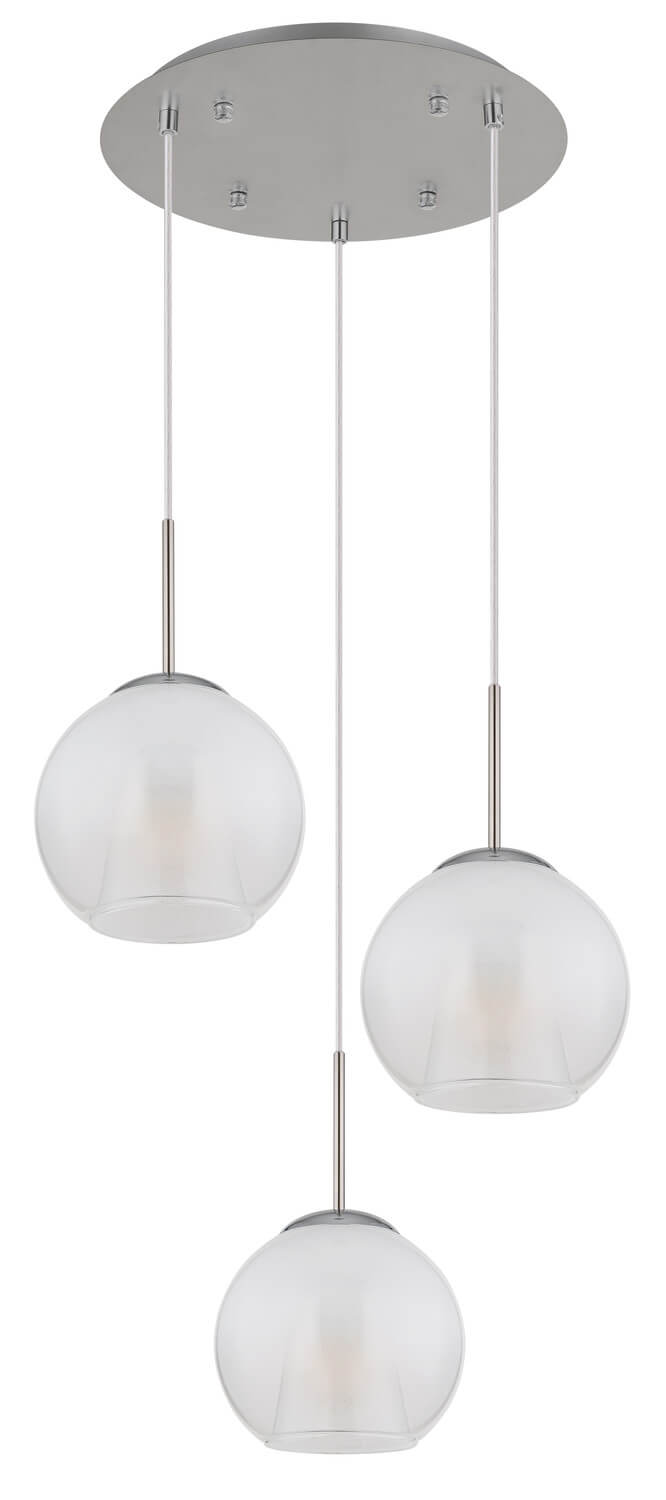 Suspension trois globes en verre dépoli éteints, structure et rosace nickel satiné sur fond blanc