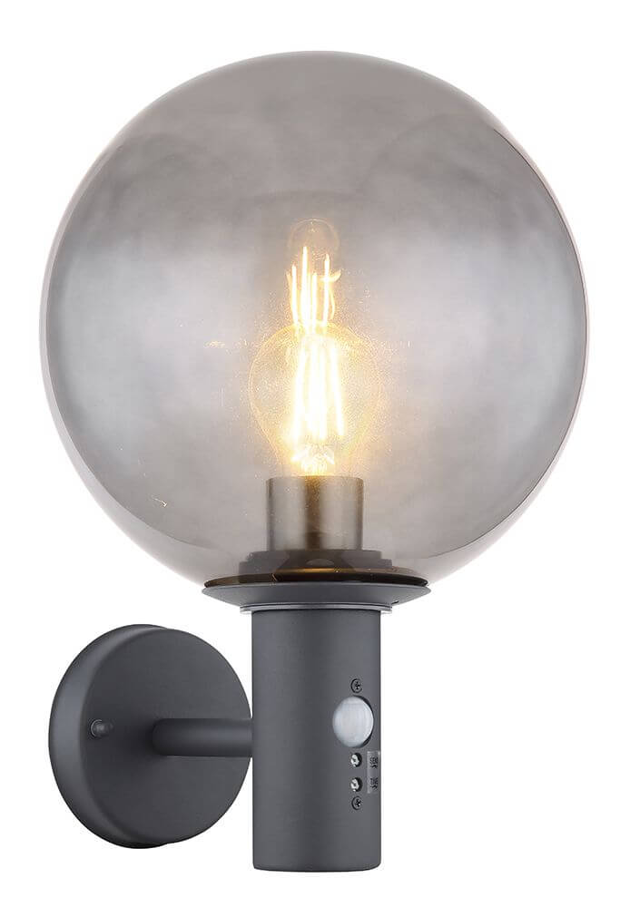 Vue rapprochée du globe fumé et de la base cylindrique gris anthracite