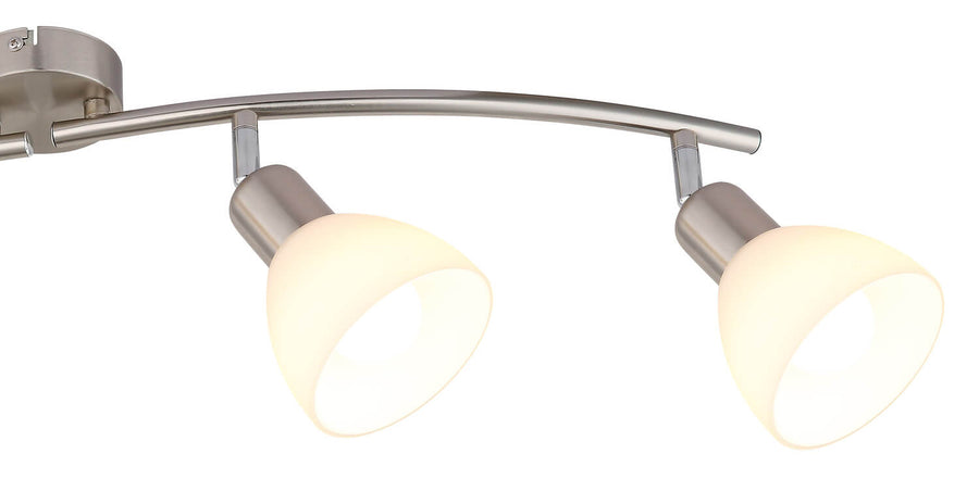 Détail de deux têtes orientables et de la finition nickel brossé satiné