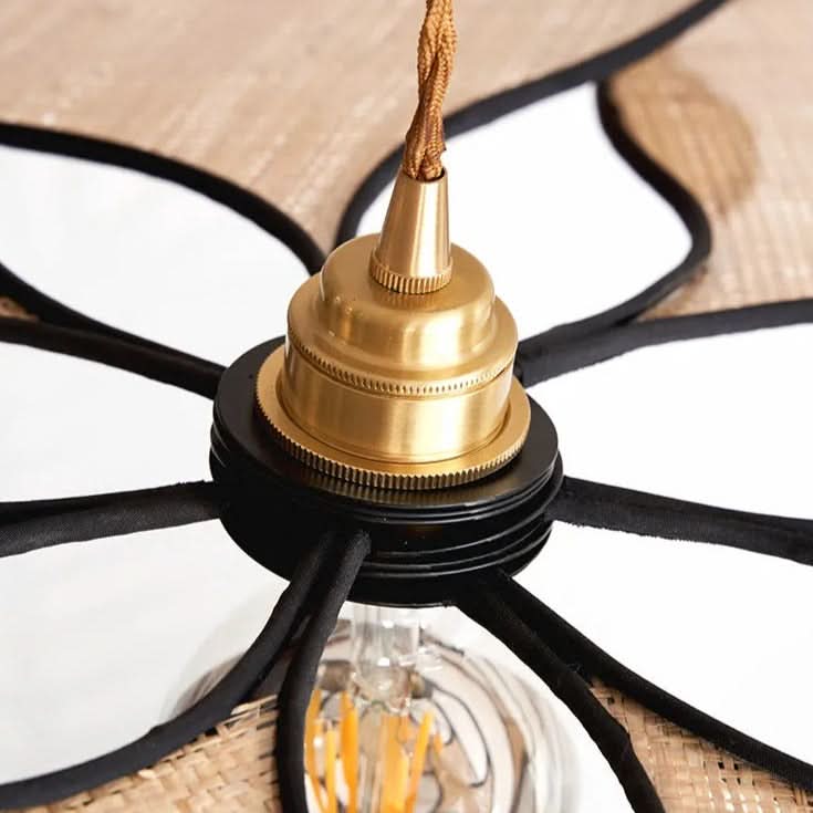 Suspension design fleur faà§on cannage en rotin fait à la main | Designix - Luminaire - https://designix.fr