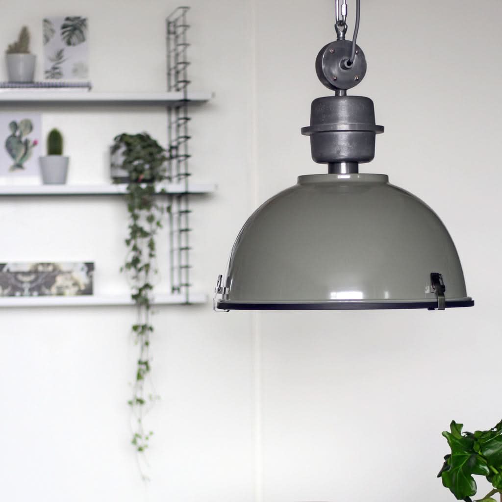 Suspension verte, abat-jour industriel Ø 42 cm à hauteur réglable, salon | Bikkel