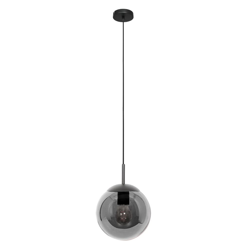 Suspension globe allumée créant une ambiance feutrée
