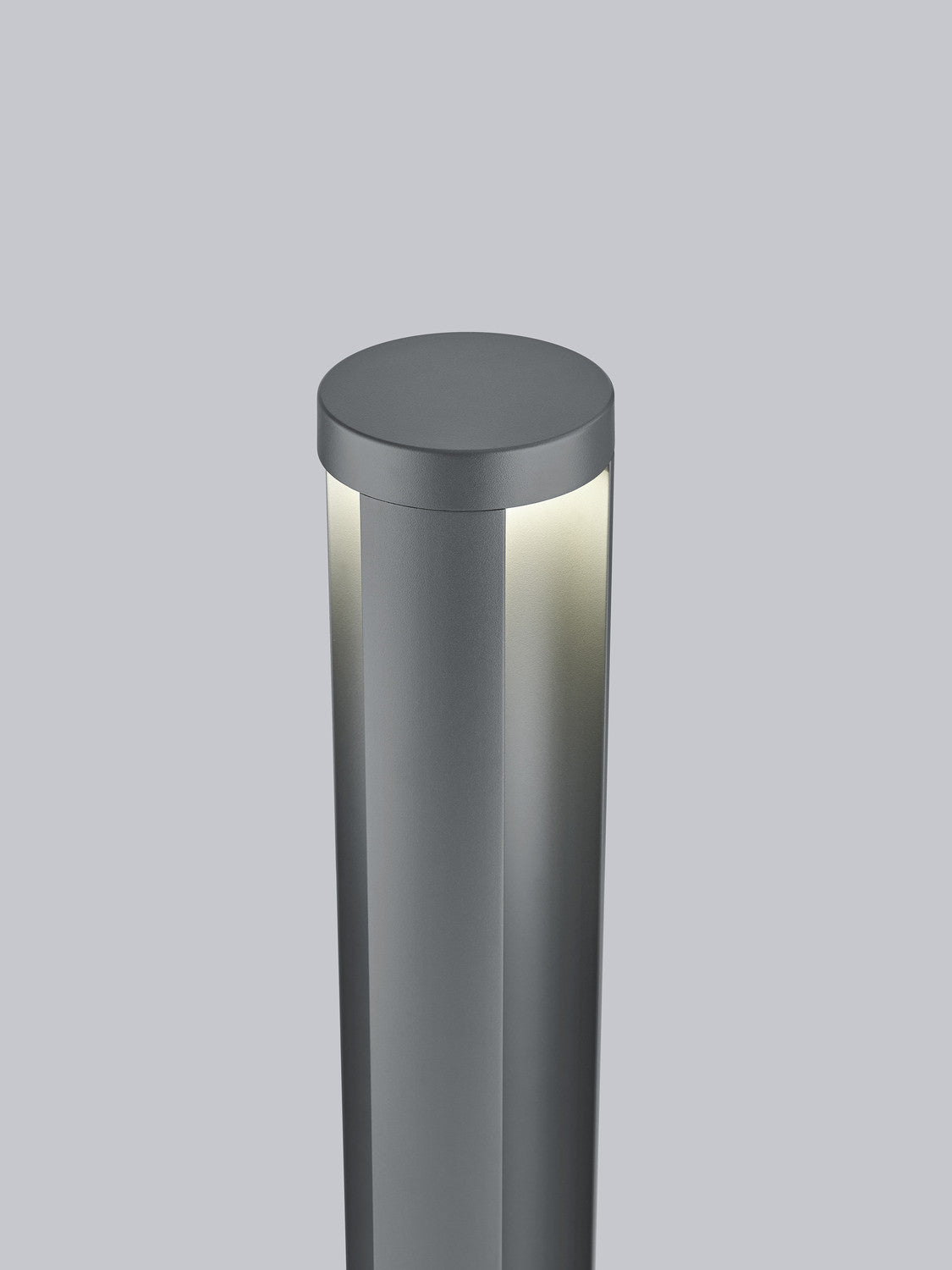 Détail du sommet cylindrique et de la bague lumineuse sur les côtés