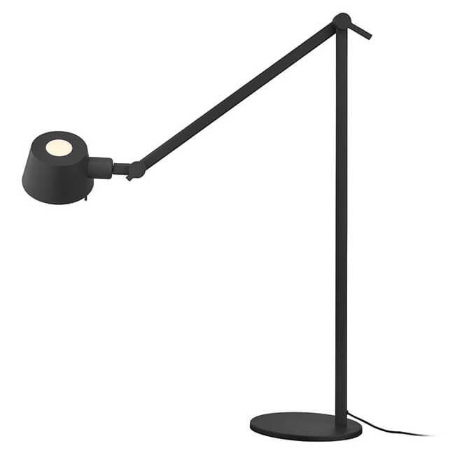 Vue latérale du lampadaire noir avec bras déployé et tête orientable vers le sol.
