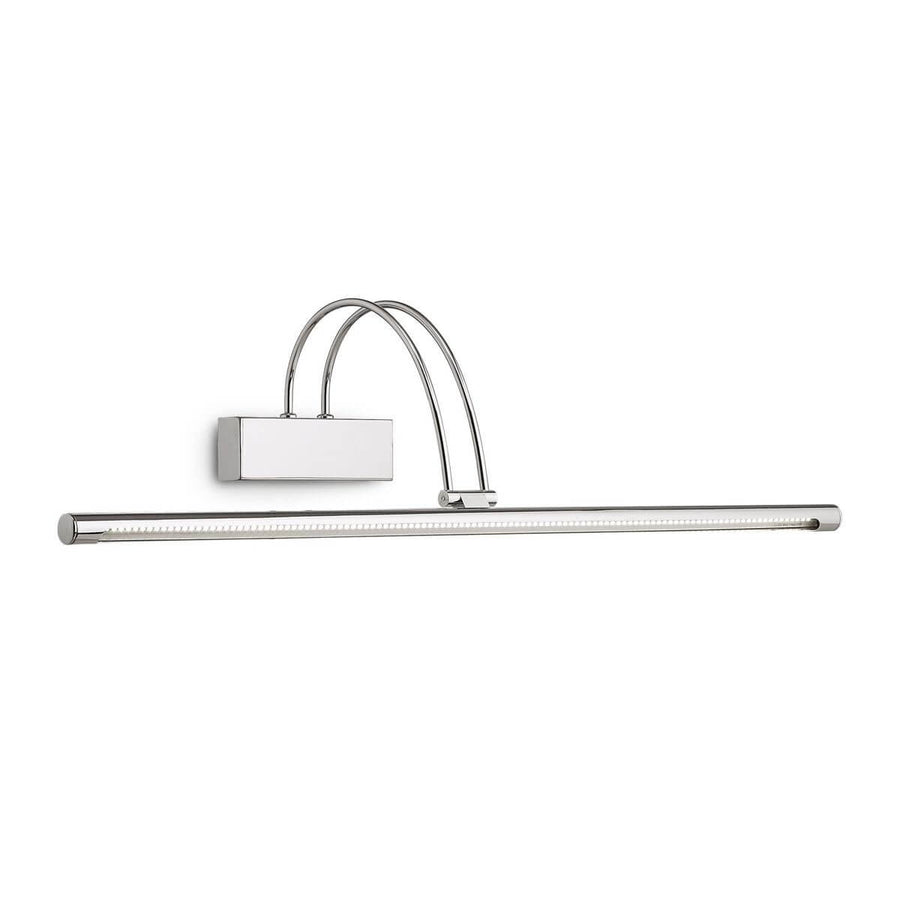 Applique murale chromée avec long tube LED, vue de face sur fond blanc.