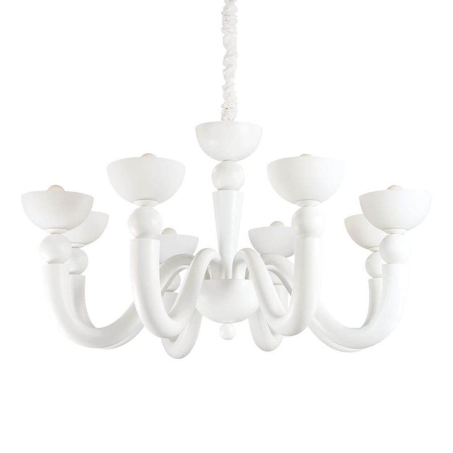 Suspension blanche à huit lumières en verre opalin, vue de face sur fond blanc