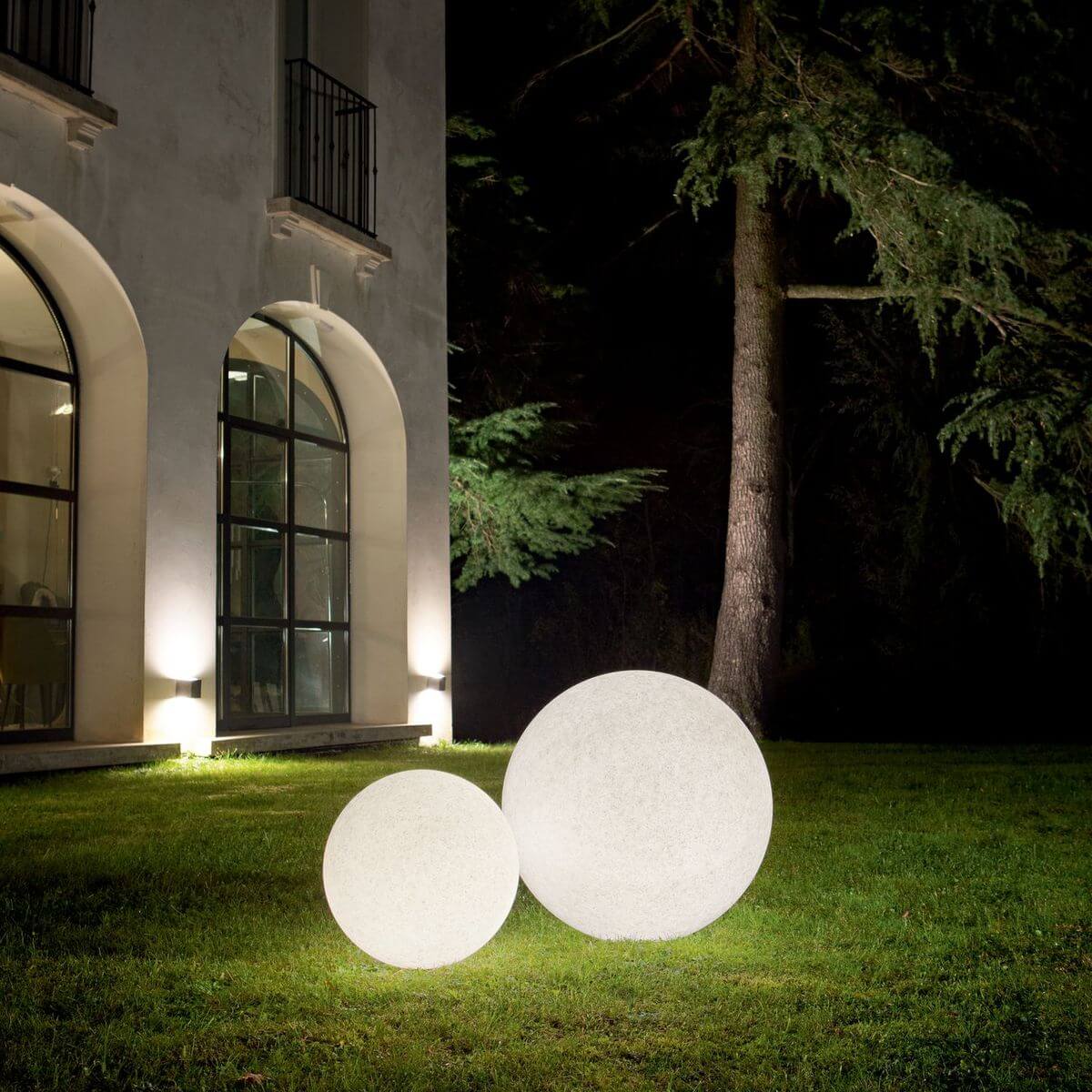 Lampadaire extérieur Doris blanc, Ø 30 cm
