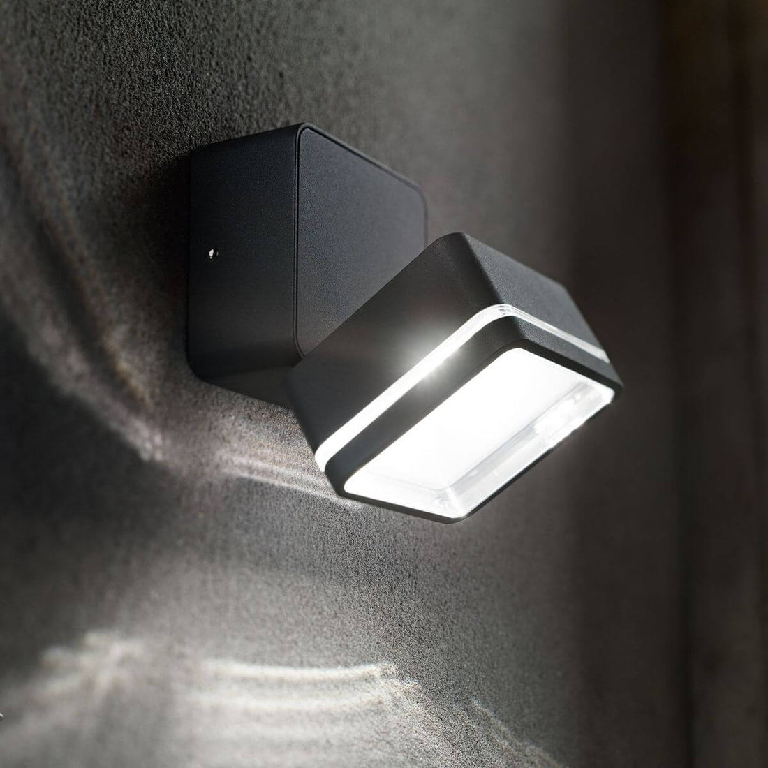 Applique extérieure Omega Square anthracite, verre