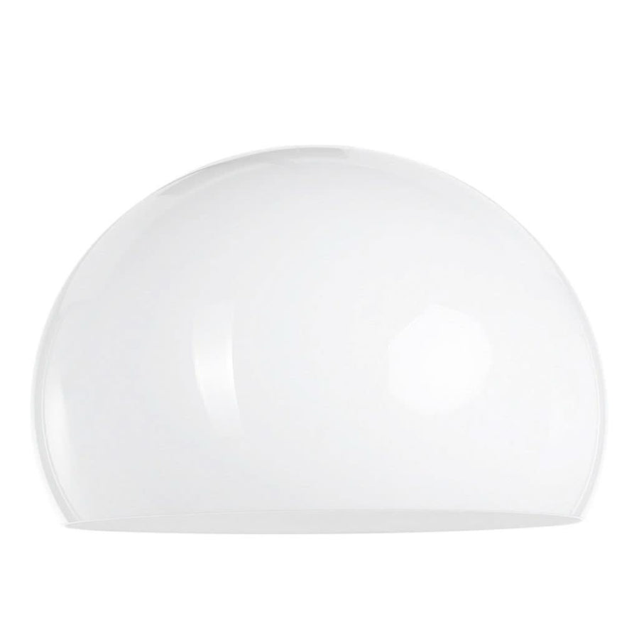 Abat-jour demi-sphère en verre blanc opaque, présenté seul sur fond blanc.