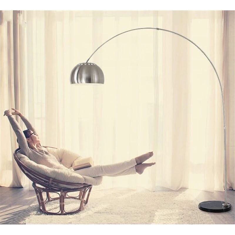 Lampadaire Argenté | Éclat Moderne - Designix Lampadaire