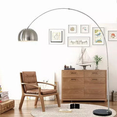 Lampadaire Argenté | Éclat Moderne