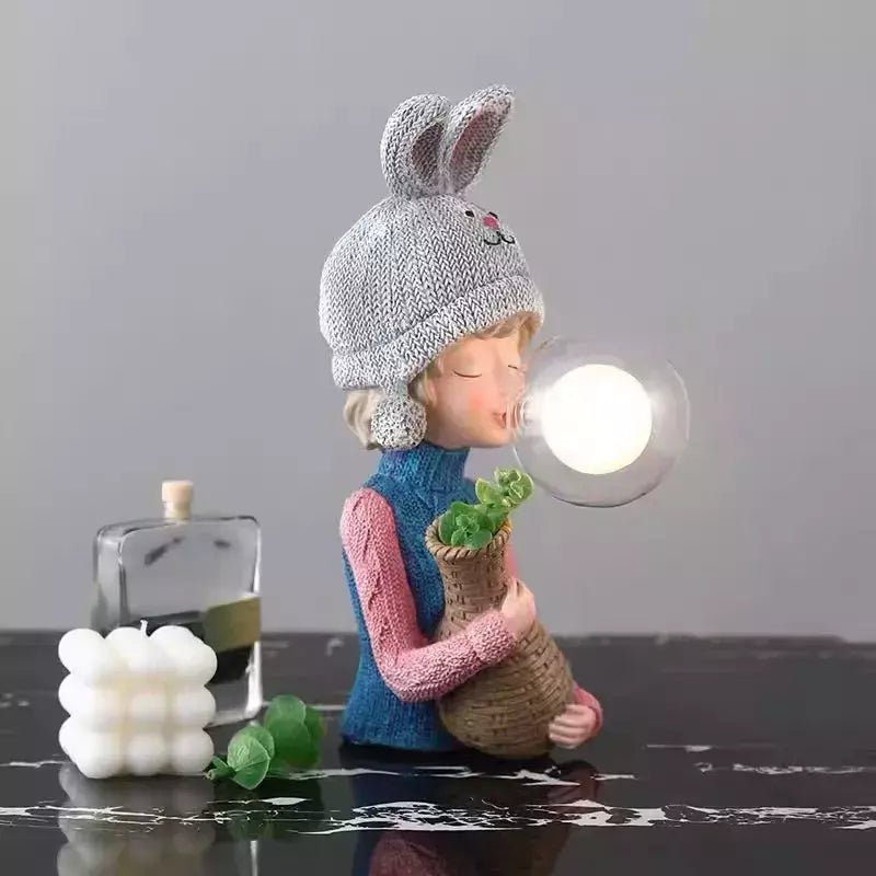 Lampe Femme Art Déco | Douceur Lumineuse - Designix Lampe de chevet Chapeau Gris Blanc Chaud