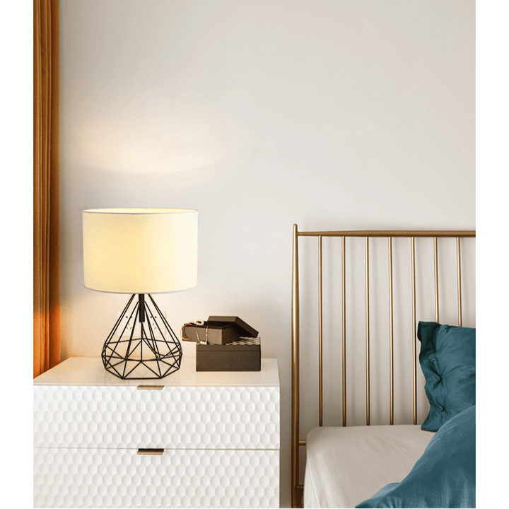 Lampe Géométrique Rétro | Silhouette Graphique - Designix Lampe de chevet Blanc et Doré
