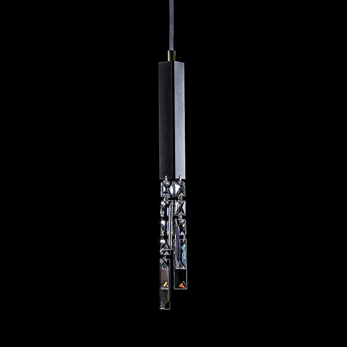 Suspension moderne LE-TRI-102