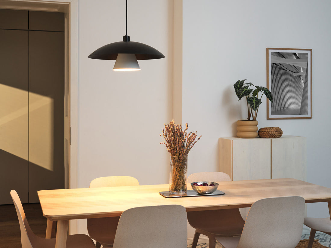 Suspension Flying Mushroom noire et blanche