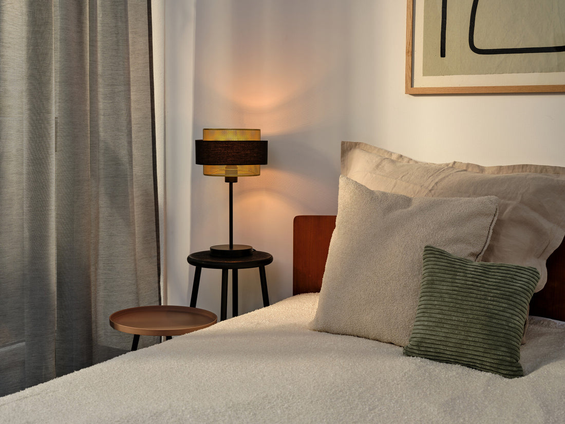 Lampe à poser Hornet noire et dorée